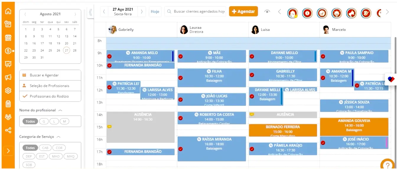 Agenda diária da Trinks com atendimentos de beleza por profissional